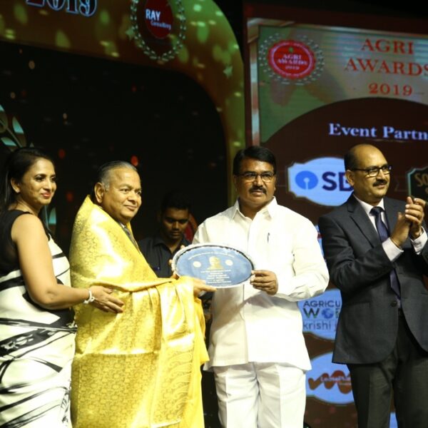 Life-Time-Achievement-Award-to-Shree-R-G-Agawal-Chairman-Dhanuka-Group