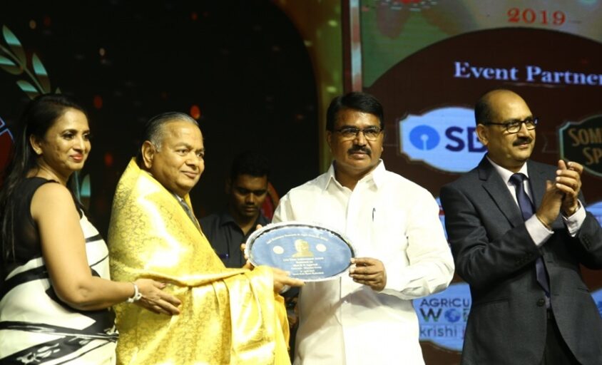 Life-Time-Achievement-Award-to-Shree-R-G-Agawal-Chairman-Dhanuka-Group