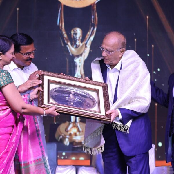 Life-Time-Achievement-Award Rajnikant Shroff